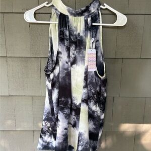 NWT Evereve black and white halter neck blouse size medium